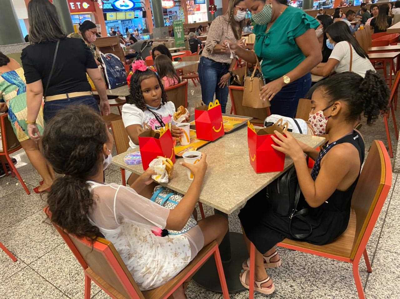Camacã: Ação da Prefeitura leva alunos ao cinema em um dia inesquecível